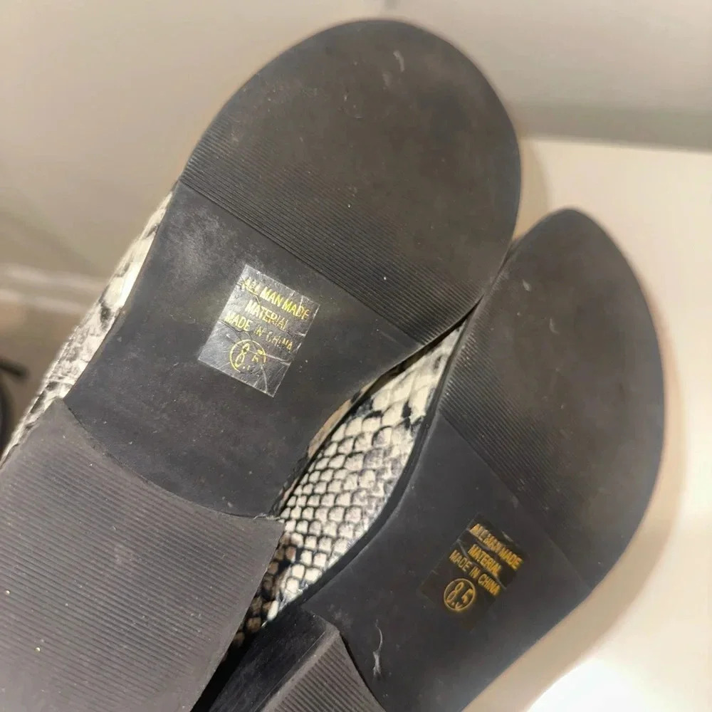 DSW snake booties 8.5 - Picture 7 of 10